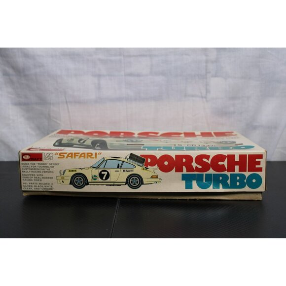 Porsche Turbo Model Kit Equipped With Dunlop Real-Rubber Racing Tires All Parts - Picture 7 of 8